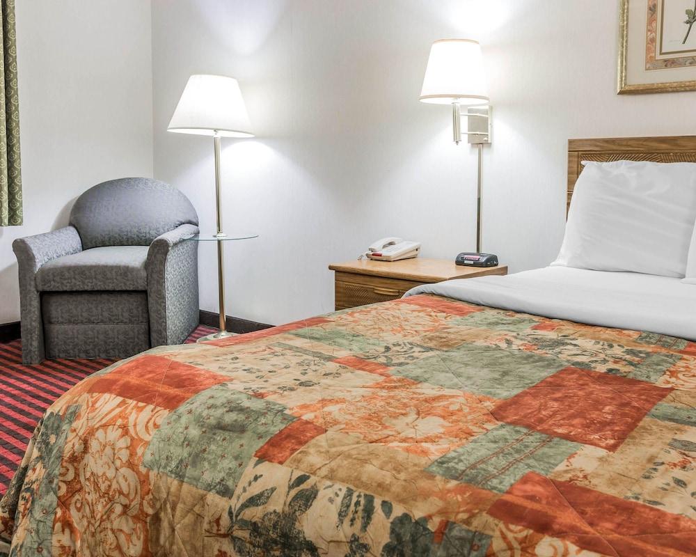 Rodeway Inn Coopersville Luaran gambar