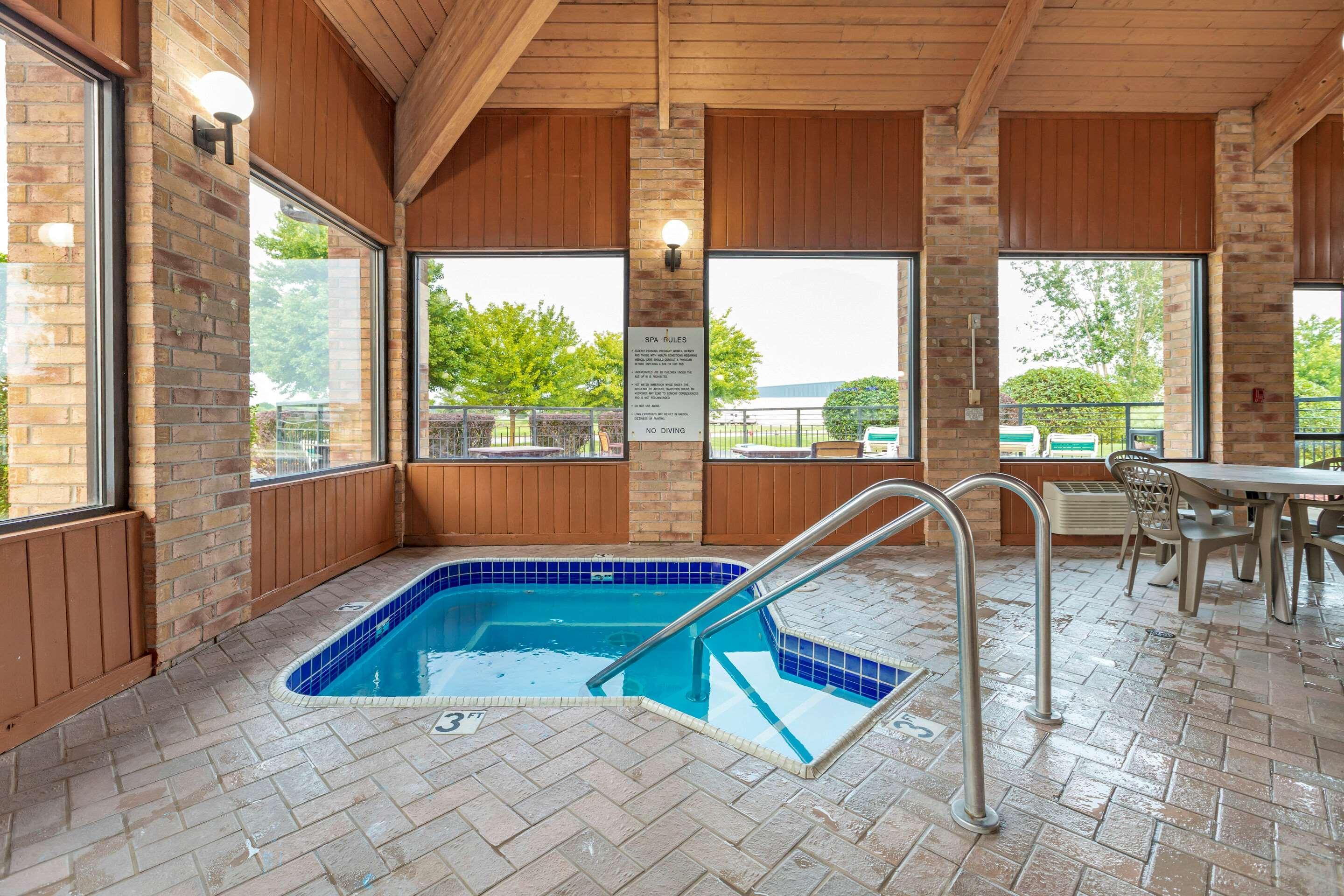 Rodeway Inn Coopersville Luaran gambar